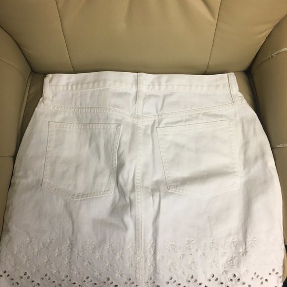 J. Crew White Denim Mini Skirt - Size 28 NWT - Picture 3 of 3